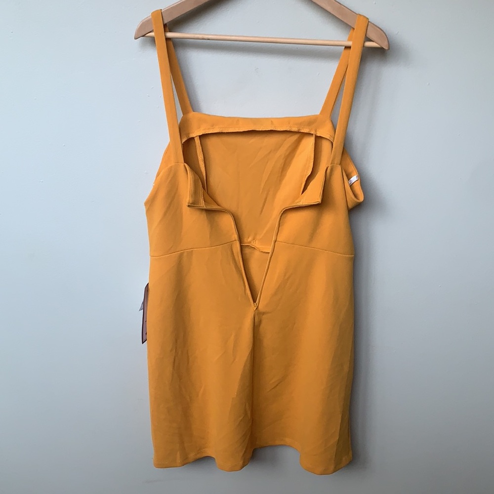 $25/2 B.Darlin Mustard Bodycon Belted Midi Dress Sheath NWT - Picture 4 of 9